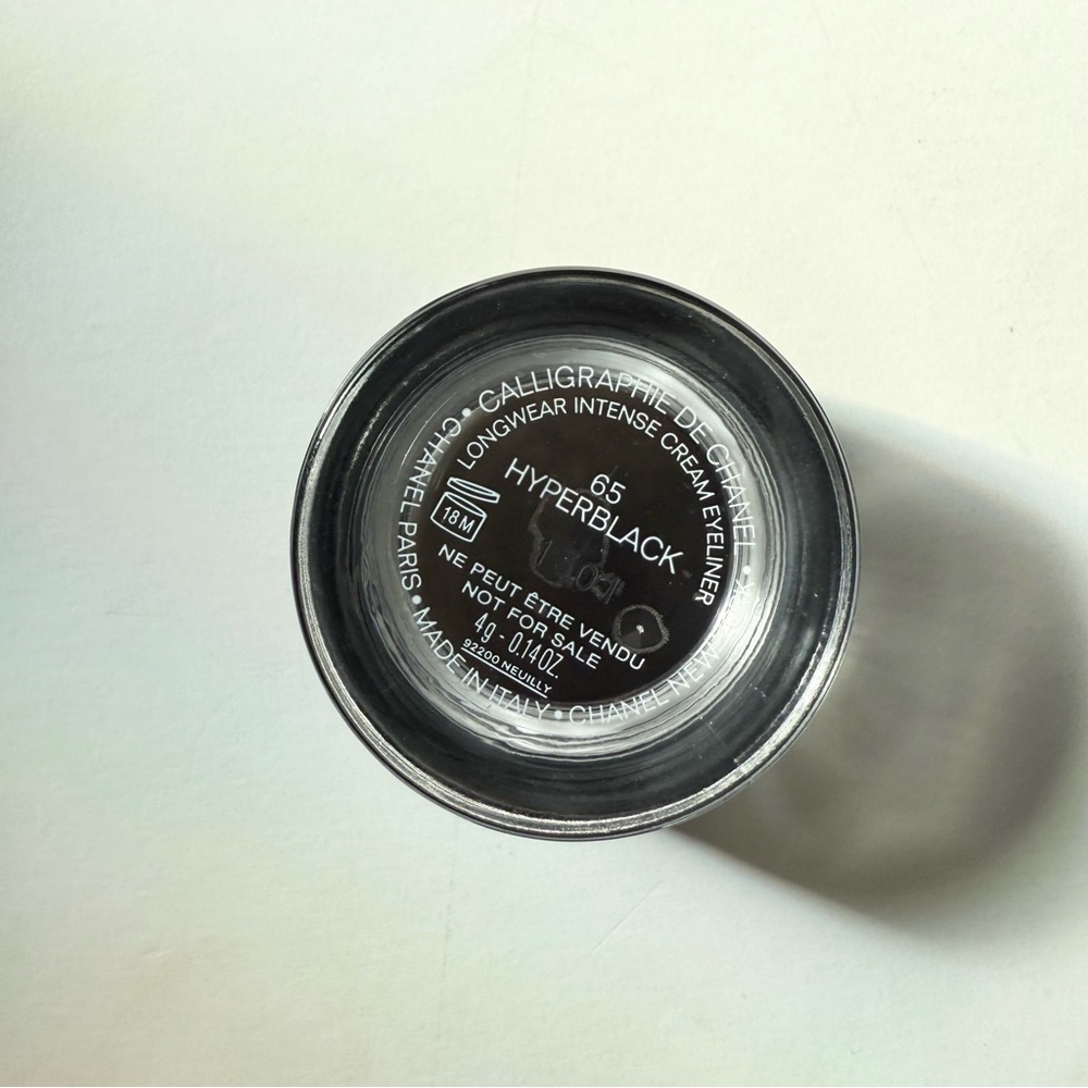 CHANEL Intense Black Gel Eyeliner - Picture 2 of 2